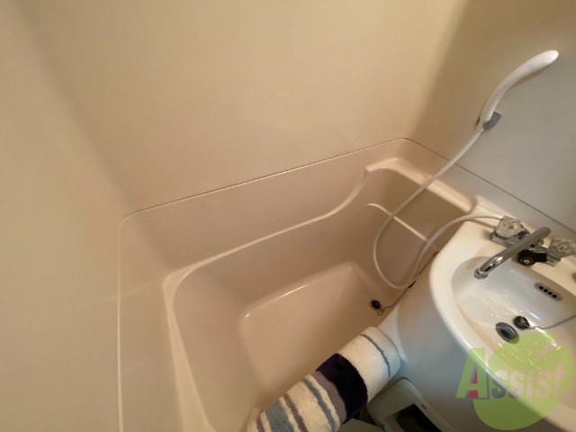 バス・シャワールーム　バスルームは一日の疲れを癒す大切な場所です。