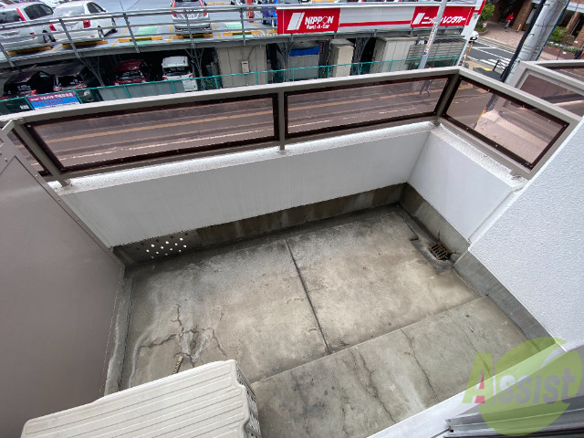 バルコニー　バルコニーは洗濯物もしっかり干すスペースがあって嬉しいですね