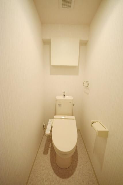 トイレ　ウォシュレット付き