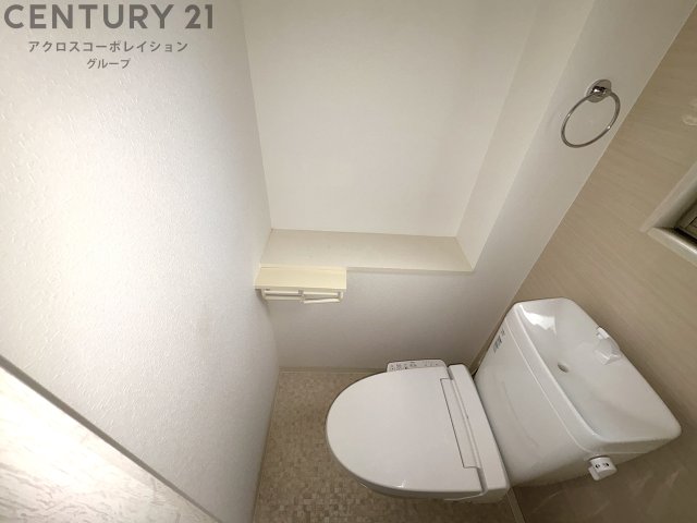 トイレ　温水洗浄便座機能付き☆