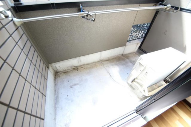 バルコニー　外からの目が気にならないバルコニーで洗濯物が干せます