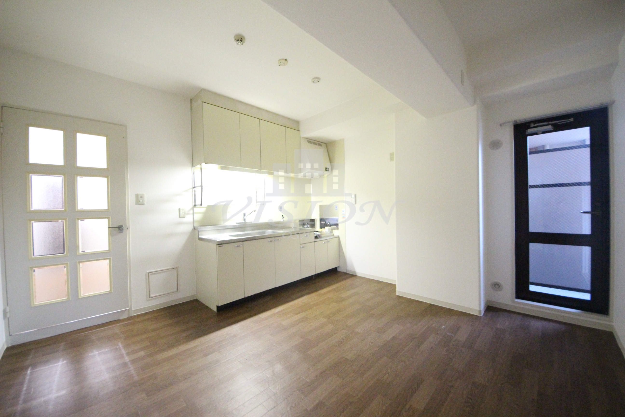 居室・リビング　室内写真は別室のものです