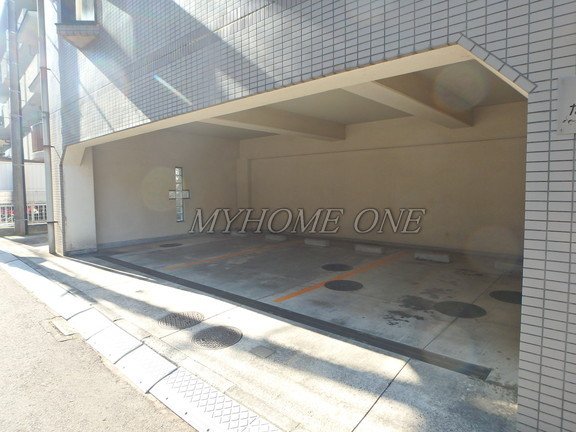 駐車場　和室エアコン