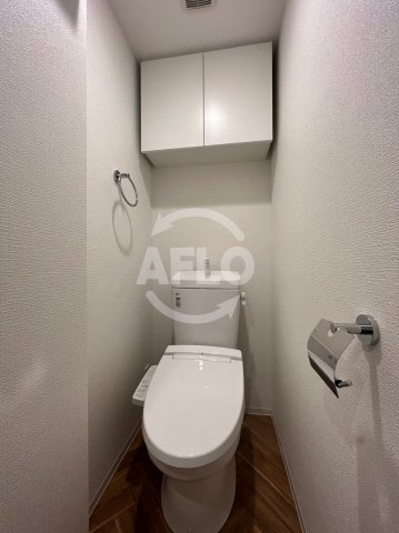 トイレ　セレニテ中崎町リアン　トイレ