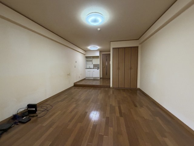 その他部屋・スペース　落ち着いた色調の寝室です