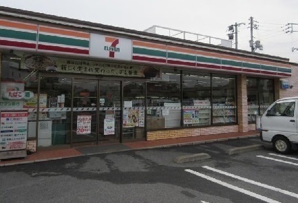 コンビニ　セブンイレブン（コンビニ）まで950m