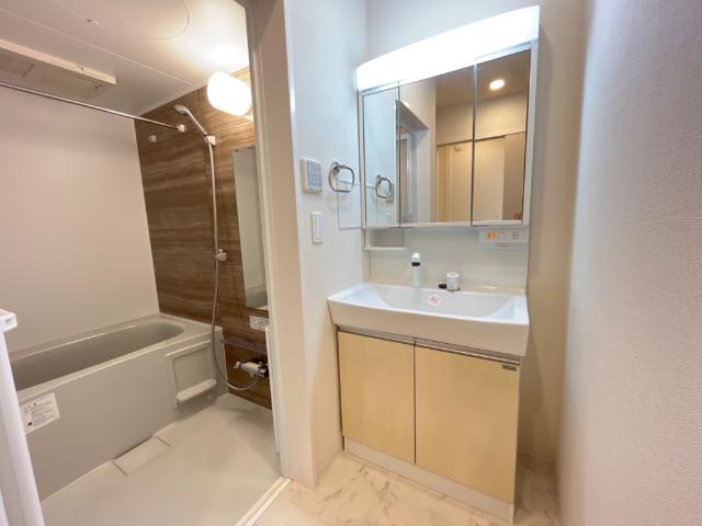 洗面設備　洗髪洗面化粧台