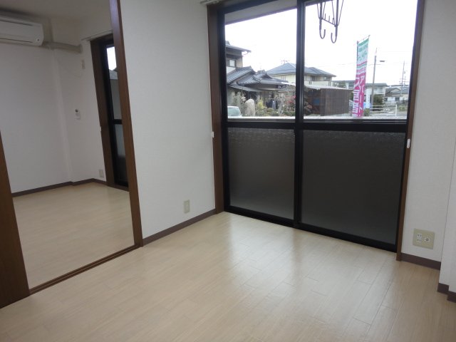 その他部屋・スペース　リビングから洋室