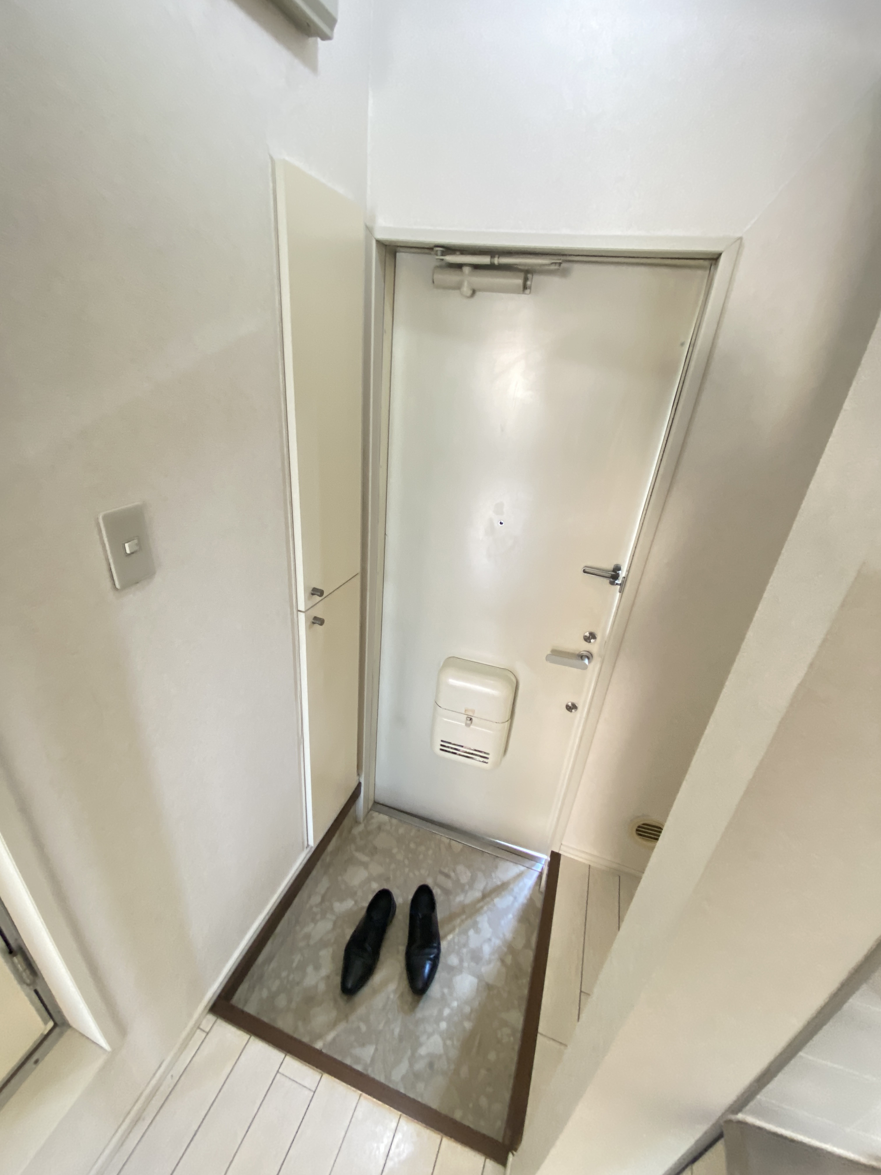 玄関　※退去予定の為、別部屋参考写真。