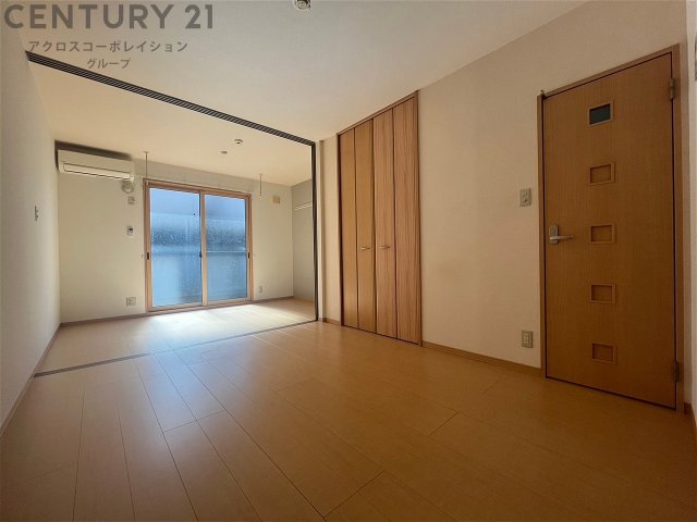 居室・リビング　エアコン付きで快適に過ごせます♪