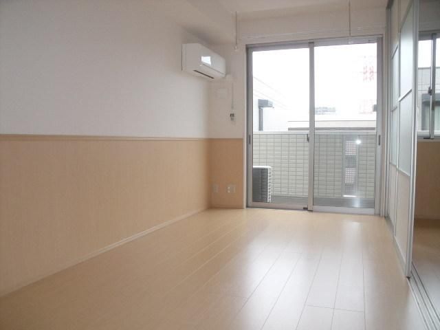 居室・リビング　明るいお部屋です