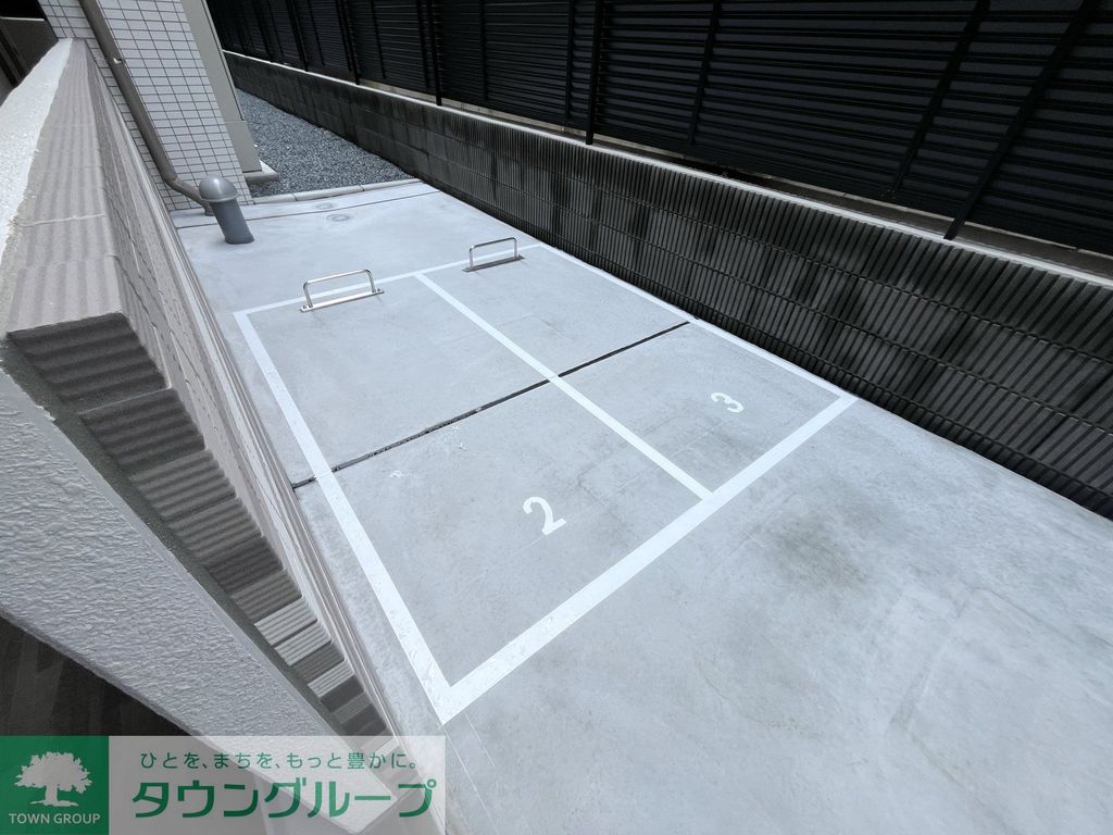 駐車場　庭