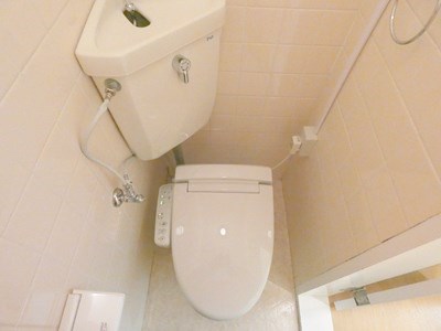 トイレ　★温水洗浄便座付きで快適です