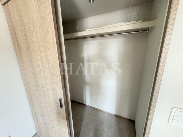 収納　建築中の写真となります