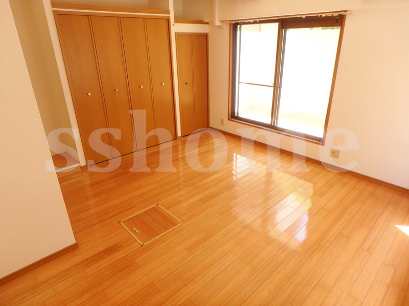 居室・リビング　明るいお部屋です