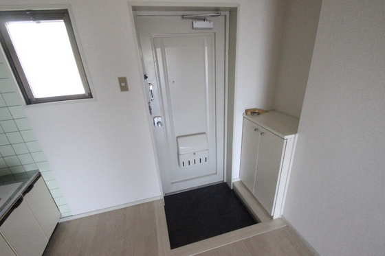 玄関　※別部屋の写真です