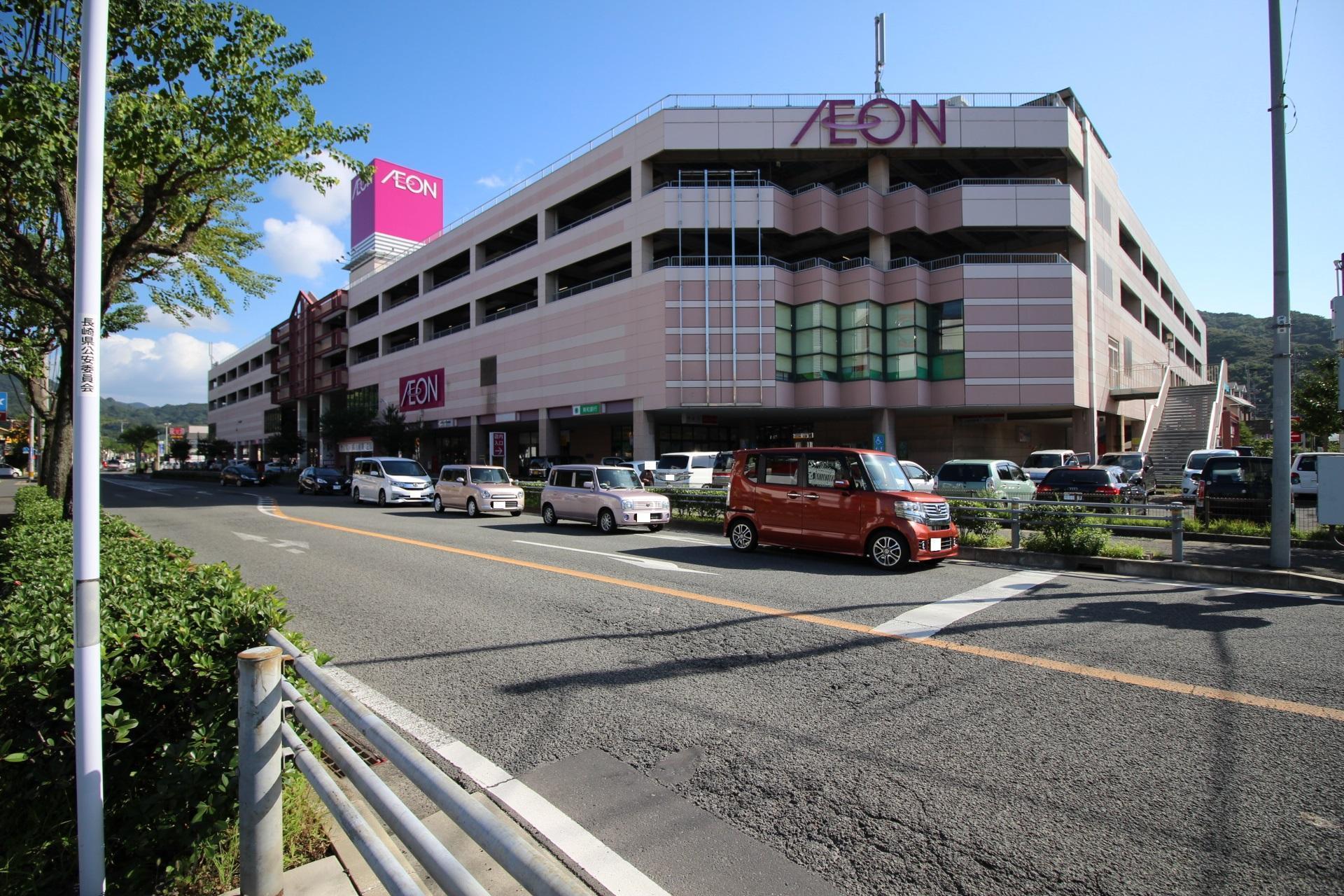 ショッピングセンター　イオン時津店（ショッピングセンター）まで192m