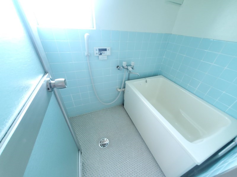 バス・シャワールーム　他のお部屋のお写真を使用しております。