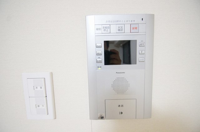 セキュリティ　来訪者が確認できる女性に安心の「TVモニターホン」