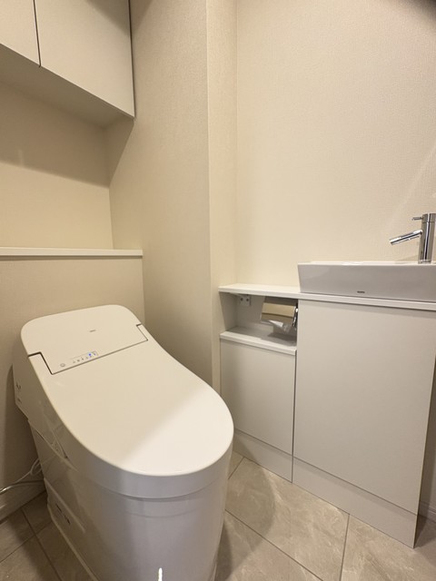 トイレ　※写真は同タイプ住戸です。