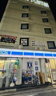 コンビニ　ローソン 鶯谷駅前店（コンビニ）まで235m