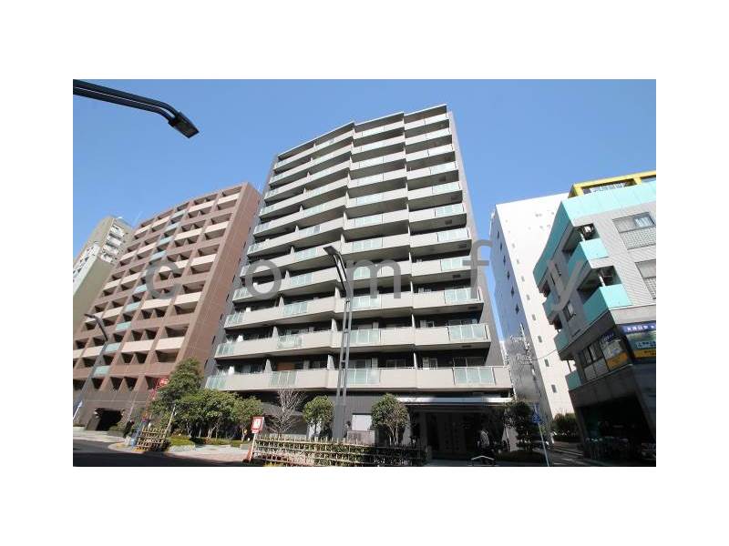 建物外観　タイル貼りの重厚感のある外観
