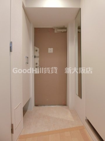 玄関　セレニテ新大阪カルム