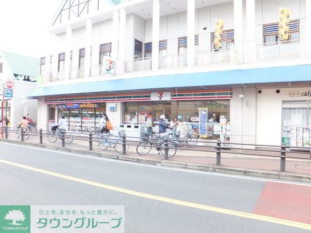 コンビニ　セブンイレブン（コンビニ）まで179m