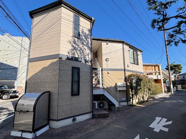 建物外観　農大・国士舘大に近く、学生さんにもオススメのお部屋です♪