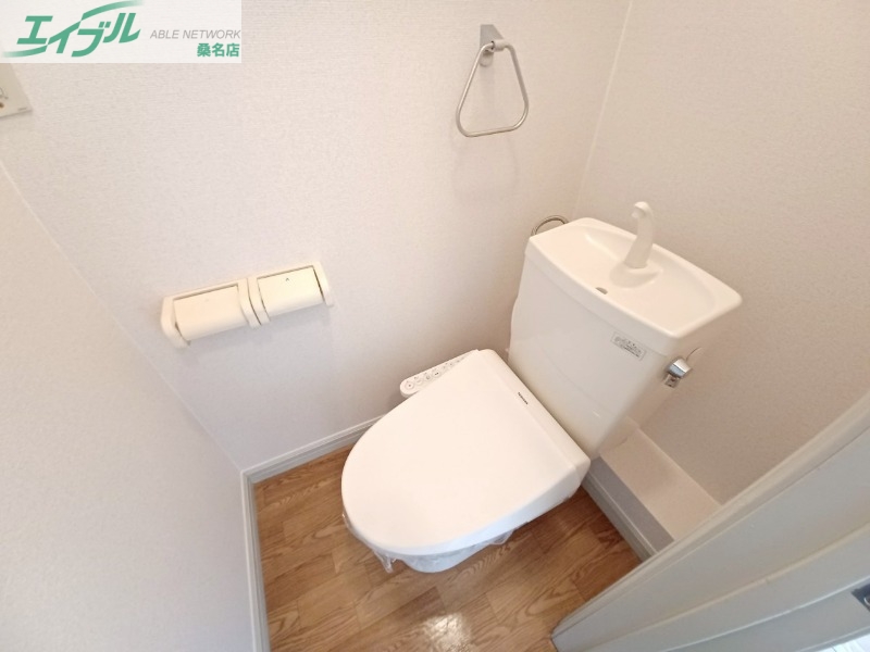 トイレ　同物件別室反転タイプ画像