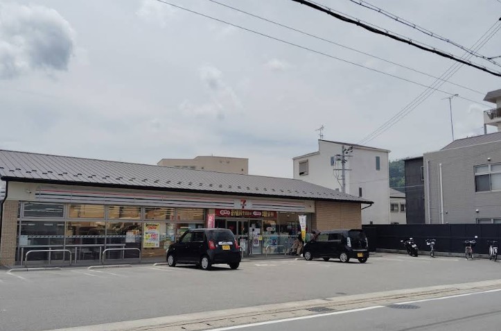 コンビニ　セブンイレブン嵯峨車折神社前店（コンビニ）まで420m