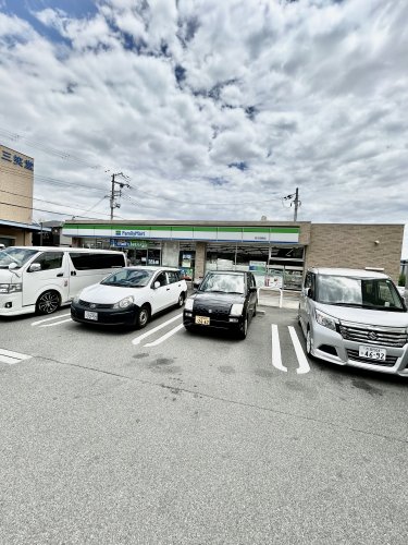 コンビニ　ファミリーマート淀川加島店（コンビニ）まで1152m