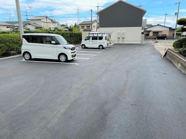 駐車場　駐車場