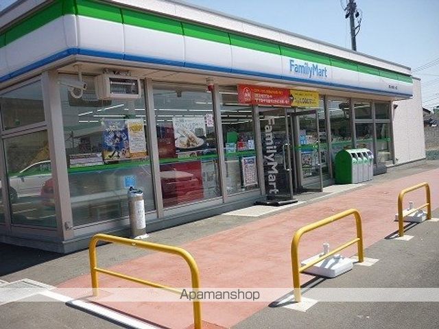 コンビニ　ファミリーマート大槻笹ノ台店（コンビニ）まで500m