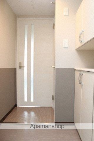 地下鉄東西線 宮の沢駅 徒歩5分 4階建 築12年の玄関写真