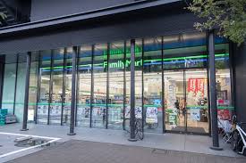 コンビニ　ファミリーマート 早稲田大学中野プラザ店（コンビニ）まで381m