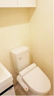 トイレ　別部屋反転写真