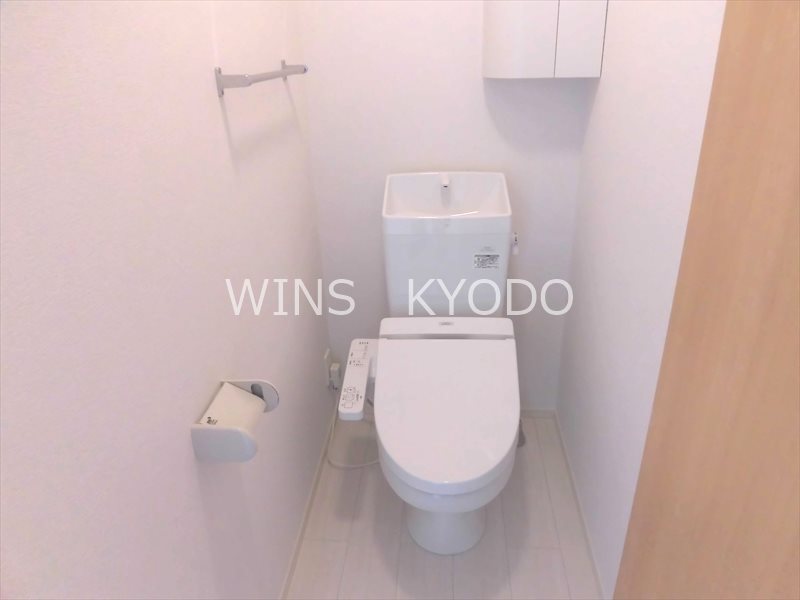 トイレ　ウォシュレット付き