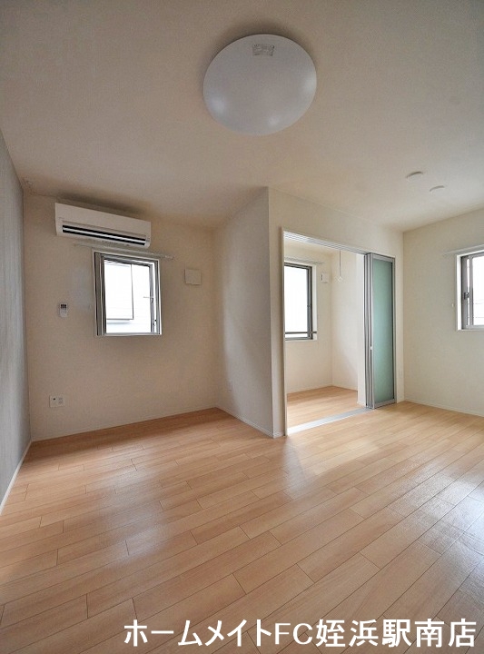 その他設備　★全居室に照明器具付き♪★※別部屋参考写真