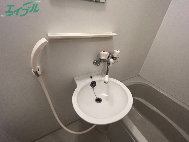 洗面設備　同タイプ部屋写真です。