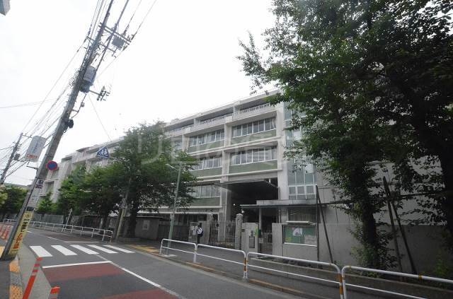 小学校　伊藤学園（小学校）まで204m