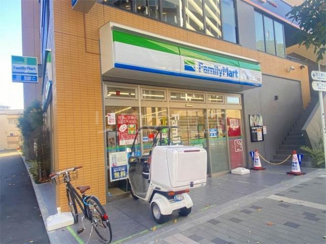 コンビニ　ファミリーマート 西大井一丁目店（コンビニ）まで330m