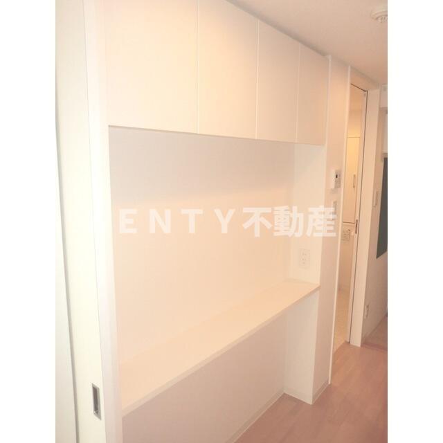 その他設備　キッチン後ろの物置台