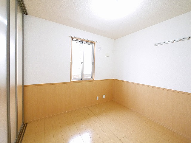 その他部屋・スペース　開放的な寝室です