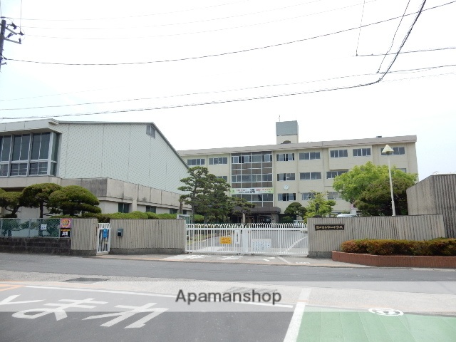 小学校　岡山市立中山小学校（小学校）まで655m
