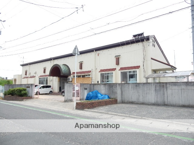 幼稚園・保育園　中山認定こども園（幼稚園・保育園）まで989m