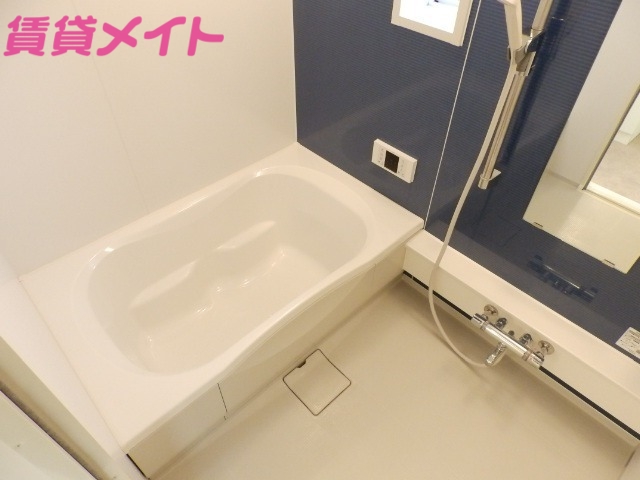 バス・シャワールーム　同物件別室反転写真