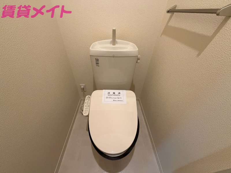 トイレ　同物件別室反転写真