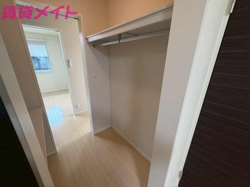 収納　同物件別室反転写真
