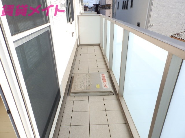 バルコニー　同物件別室反転写真